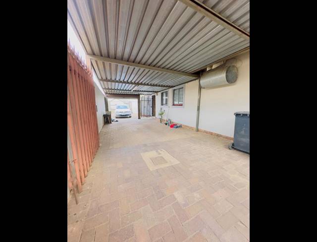 4 BEDROOM HOUSE FOR SALE IN MMESI PARK